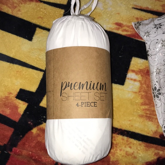 Luxury Linens white Premium King size 4 piece sheet set new - Picture 1 of 2